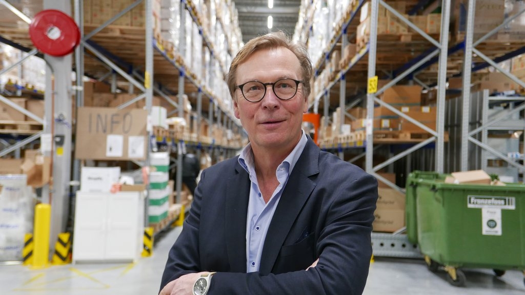 Oslos beredskapslager: OneMed har i samarbeid med Oslo kommune fått på plass et beredskapslager som skal sikre Oslo mot neste pandemi. På bildet: Jan Knoph, administrerende direktør i OneMed Norge.